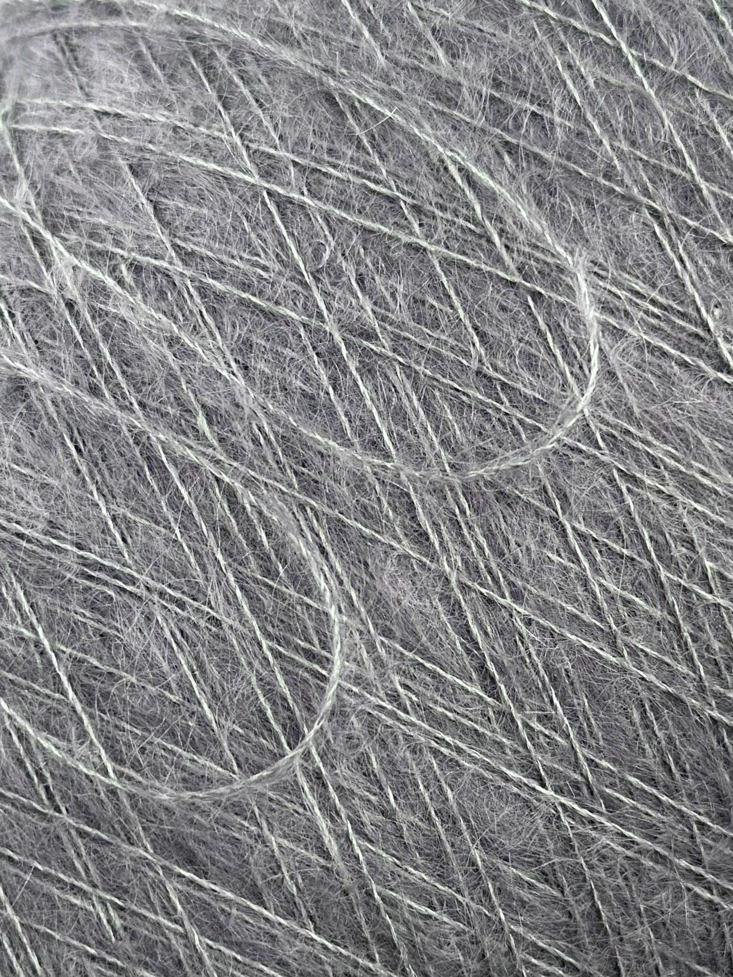 Royal Kid Silk Nm 9000 – Filato Super Kid Mohair e seta col. Grigio fumo | Zimpfer Wolle Selezione